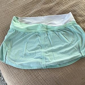 Size 8 mint womens lululemon tennis skirt